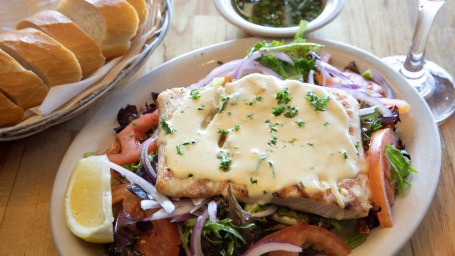 Ensalada Con Mahi Mahi