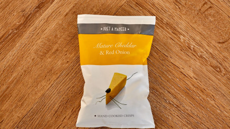 Rijpe Cheddar Chips Met Rode Ui