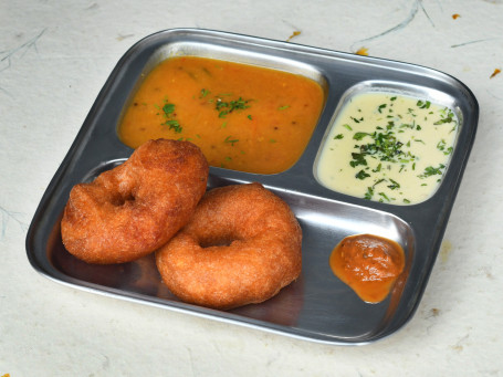 Sambar Vada (2Pics