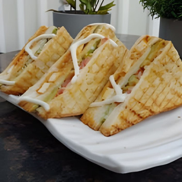 Triple Layer Grilled Sandwich {6 Inches