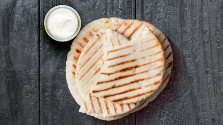 Pita And Garlic Dip