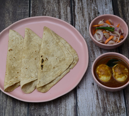 Chapati And Egg Curry Combo