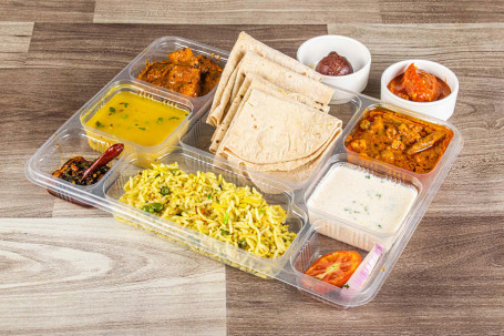 Veg Kolhapuri And Punjabi Paneer Thali