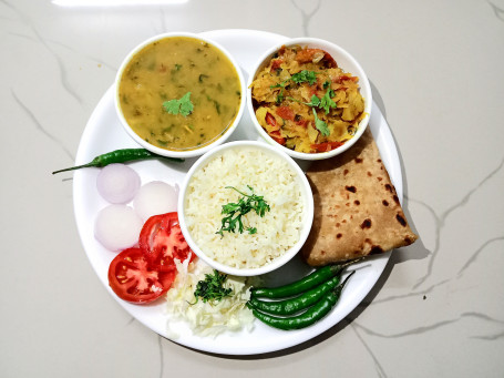 Veg Patta Gobi Thali