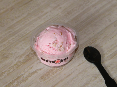 Rose Petals Ice Cream (120 Ml)