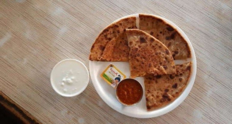 Butter Aloo Paratha With Chole [100 Grams] And Curd [100 Grams]