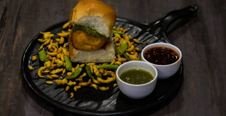 Cheese Burst Mumbai Vada Pav