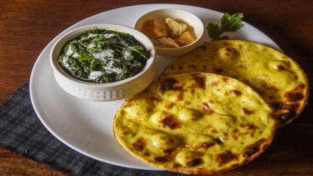 Sarsoan Ka Saag With Makka Di Roti