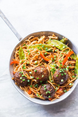 Noodles with Manchurian Ball