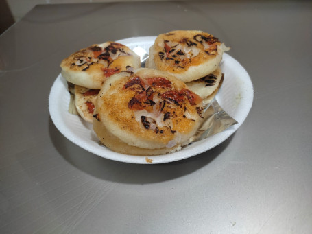 Idly (3Pcs) +Mini Onion Uttapam (3Pcs)