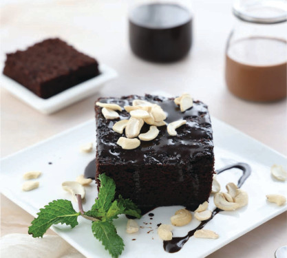 Brownie With Chocolate Sauce (70 Gm)