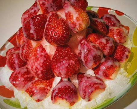 草莓千層爽 Strawberry Shaved Ice