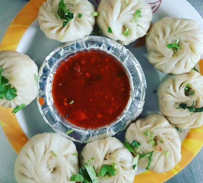 Steam Vegetable Momos (6 Pcs)