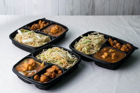 Veg Hakka Noodles Chilly Chicken 3 Persons