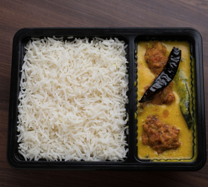 Punjabi Kadhi Pakora With Rice