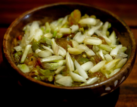 Naga Garlic With King Chilli Chutney