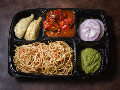 Veg Hakka With Chilli Chicken (Gravy) And Chicken Steam Momo(2Pcs)