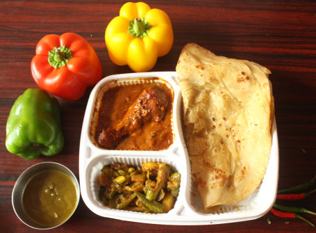 Laccha Paratha With Chicken Curry