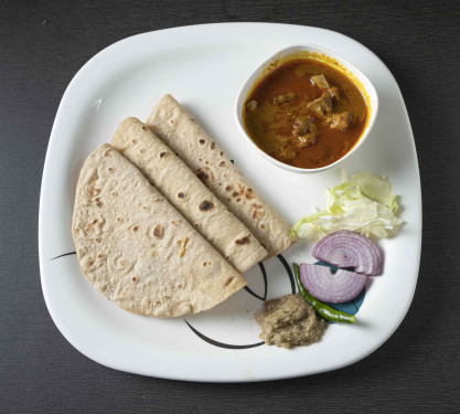 3Pcs Tawa Roti With 2Pcs Mutton Curry Comboo Salad And Chutney