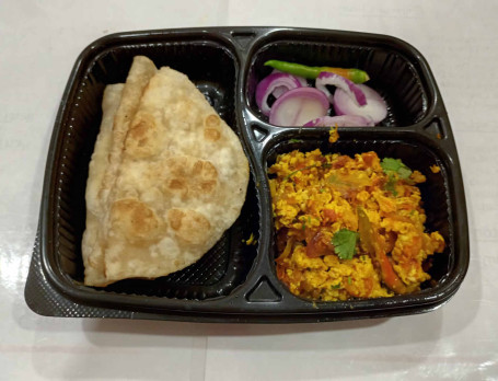 Puri With Egg Bhurji