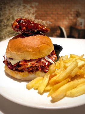 Pulled Chicken Burger With Fries