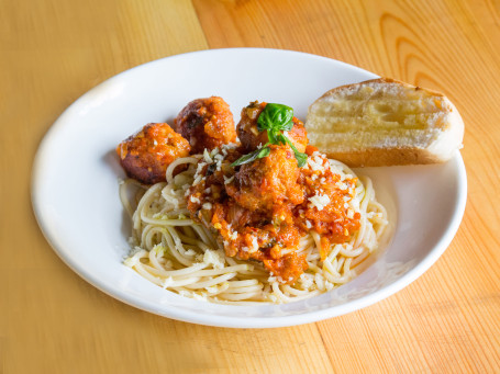 Spaghetti With Chicken Meatballs Pasta