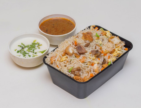 Special Chicken Fried Rice (Served With Raita And Salan)