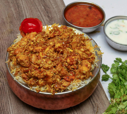 Chicken Jumbo Moghalai Biryani (Serves 2-3)