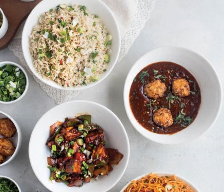 Veg Manchurian With Fried Rice/Noodles