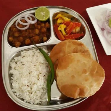 Paneer Chole Jeera Rice Bhature (2Pcs)