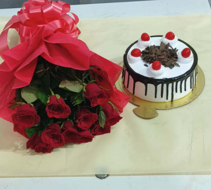 Black Forest Cake Romantic Red Roses [500 G]