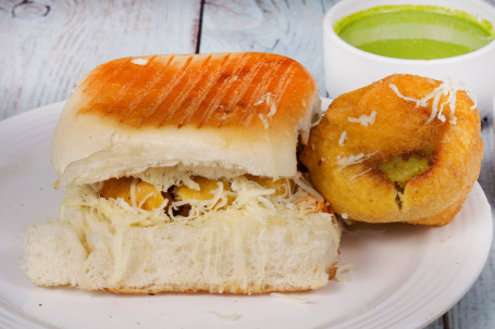 Grill Vadapav (Medium Spicy (Served With Onions Sauce