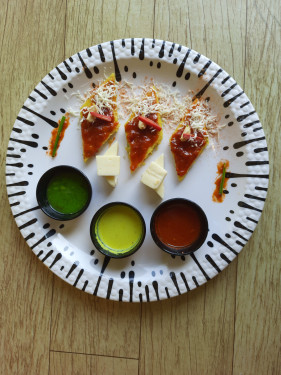 Cheese Schezwan Dhokla