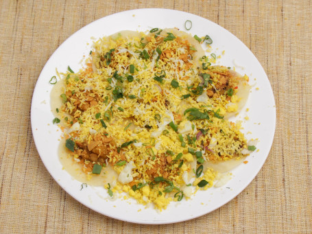 Boiled Egg Cheese Aloo Puri