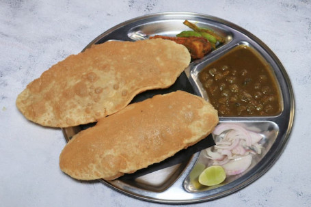 Chole [250Ml] 2 Bhature Pickle Sala