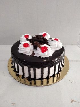 Chocolate Black Forest Cake Eggless (500 Gms)