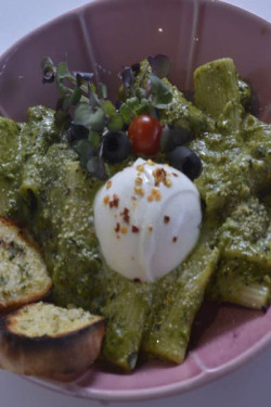 Pasta In Pesto (Green Sauce)