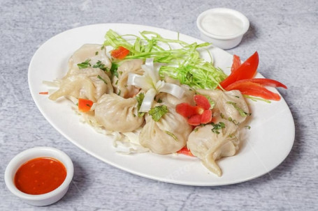 Steamed Chicken Classic Momos [6 Pieces]