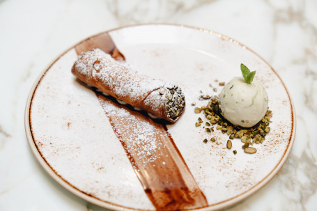 Homemade Sicilian Cannoli With Pistachio Ice Cream