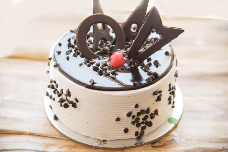 Eggless 21 Love Choco Chip Cake (1/2 Kg)