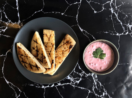 Toasted Pita Bread Spicy Dip