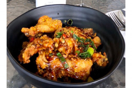Spicy Fried Chicken Ribs With Garlic And Chili
