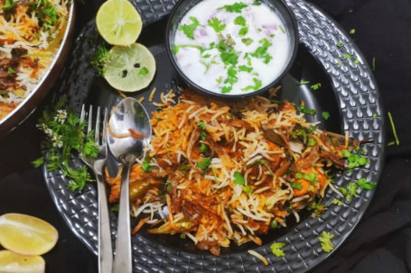 Hydrabadi Chicken Tikka Dum Biryani