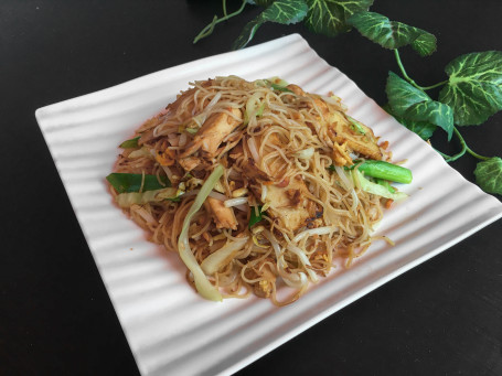 Home Town Stir Fried Vermicelli With Fish Cake