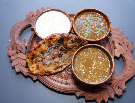 Aloo Pyaaz Kulcha Thali