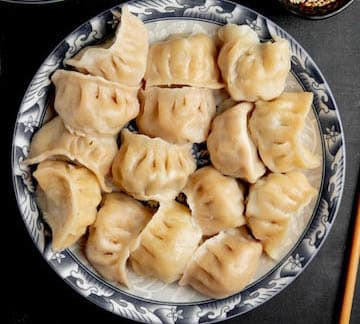 Veg Classic Steamed Momos (6 Pcs)