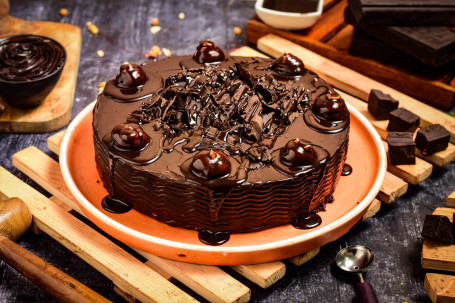 Chocolate Snickers Cake