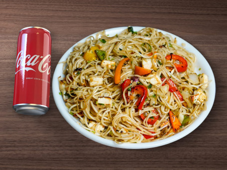 Hakka Noodles Coke(300 Ml)