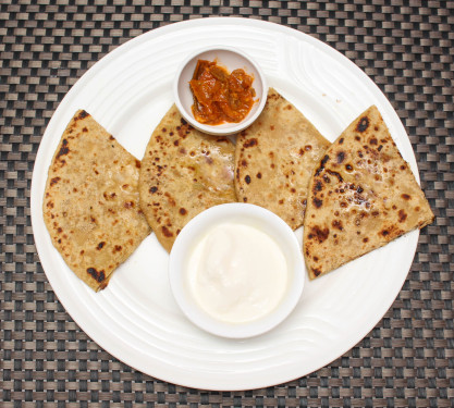 Combo Of 2 Aalu Pyaaj Parantha With Curd