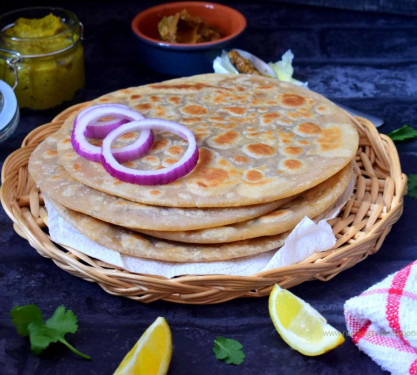 Aloo Payaaz Paratha